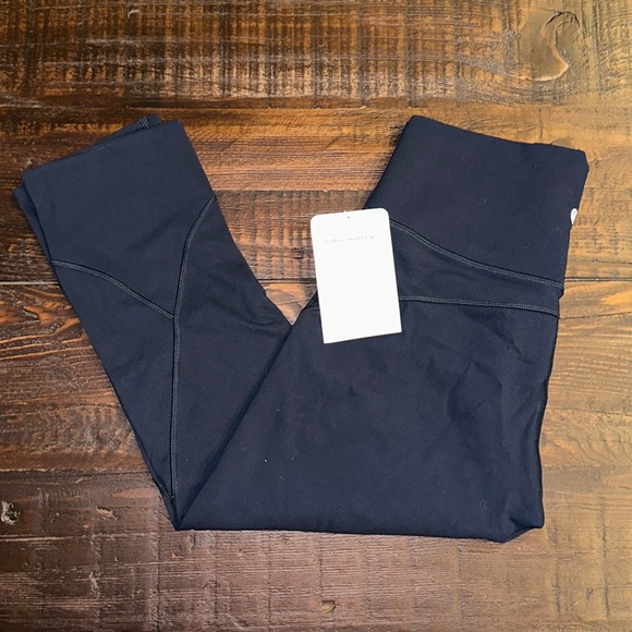 Lululemon. In Movement Crop - Picture 1 of 4